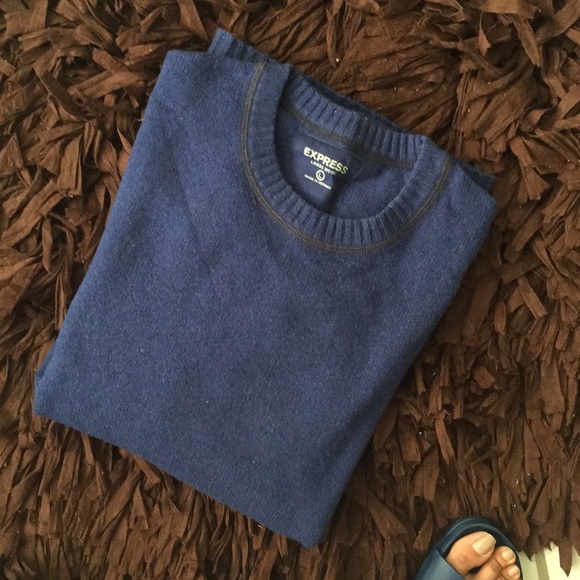 Express Sweater - Picture 3 of 3